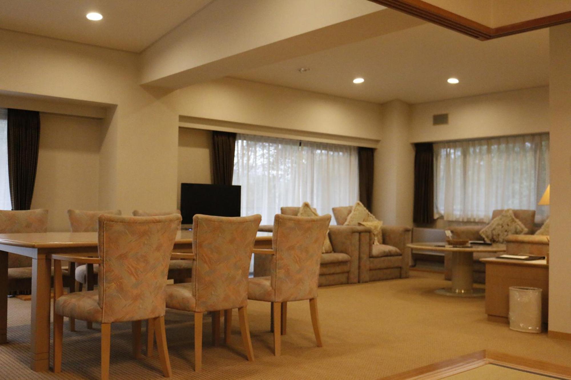 Hotel Cypress קארויזאווה מראה חיצוני תמונה