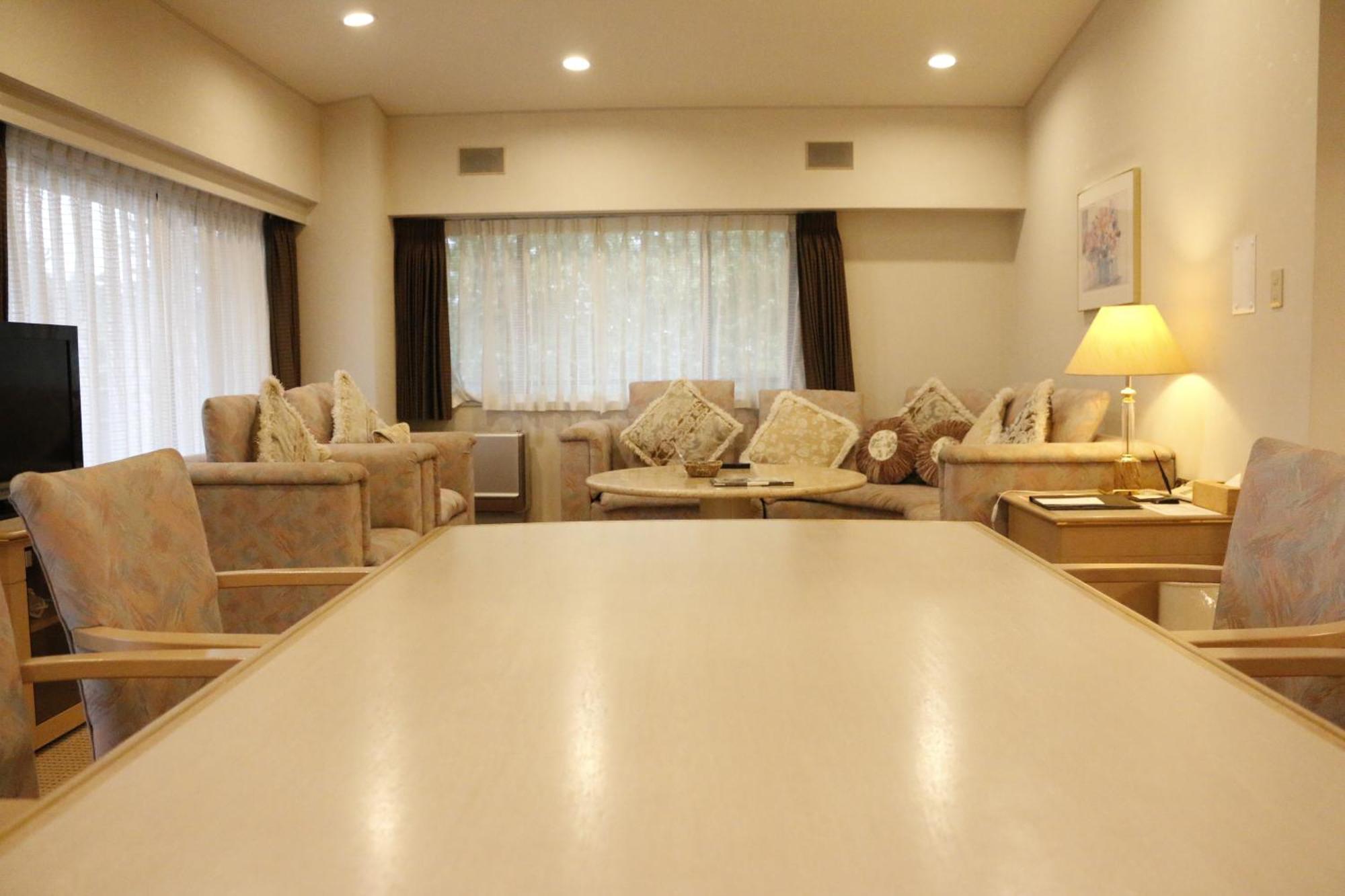 Hotel Cypress קארויזאווה מראה חיצוני תמונה