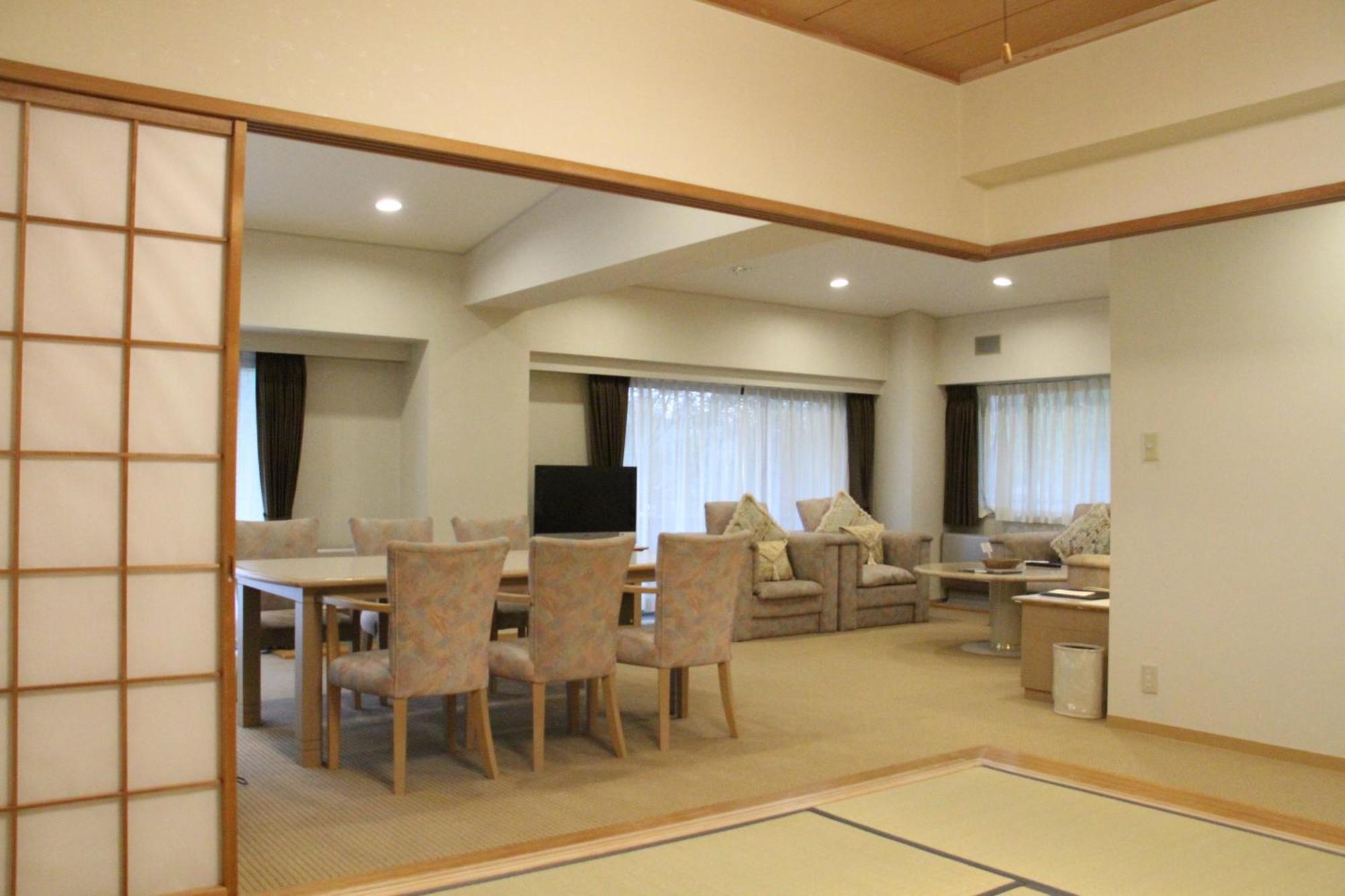 Hotel Cypress קארויזאווה מראה חיצוני תמונה