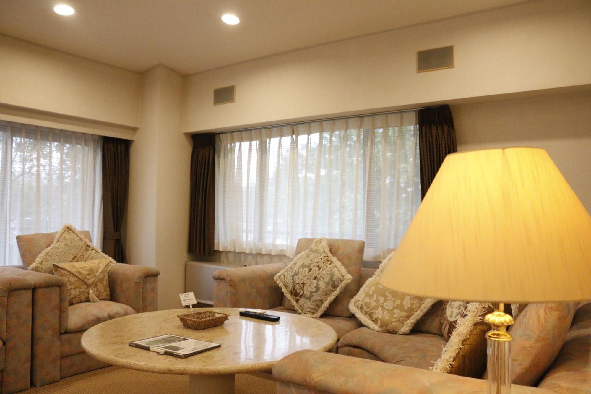 Hotel Cypress קארויזאווה מראה חיצוני תמונה