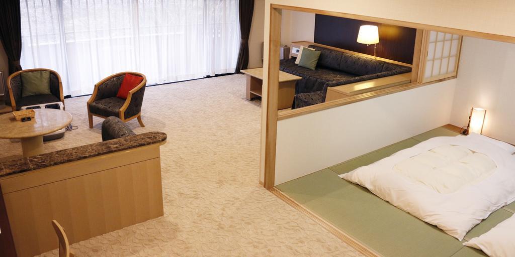 Hotel Cypress קארויזאווה מראה חיצוני תמונה