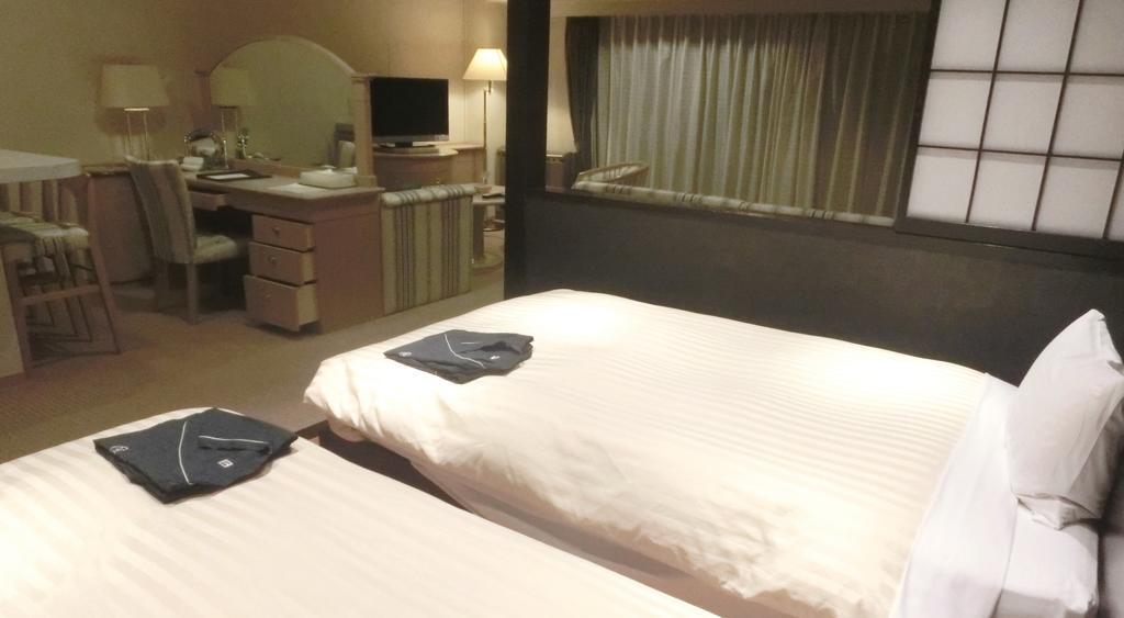 Hotel Cypress קארויזאווה מראה חיצוני תמונה