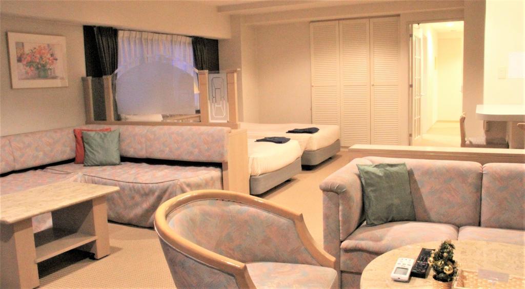 Hotel Cypress קארויזאווה מראה חיצוני תמונה